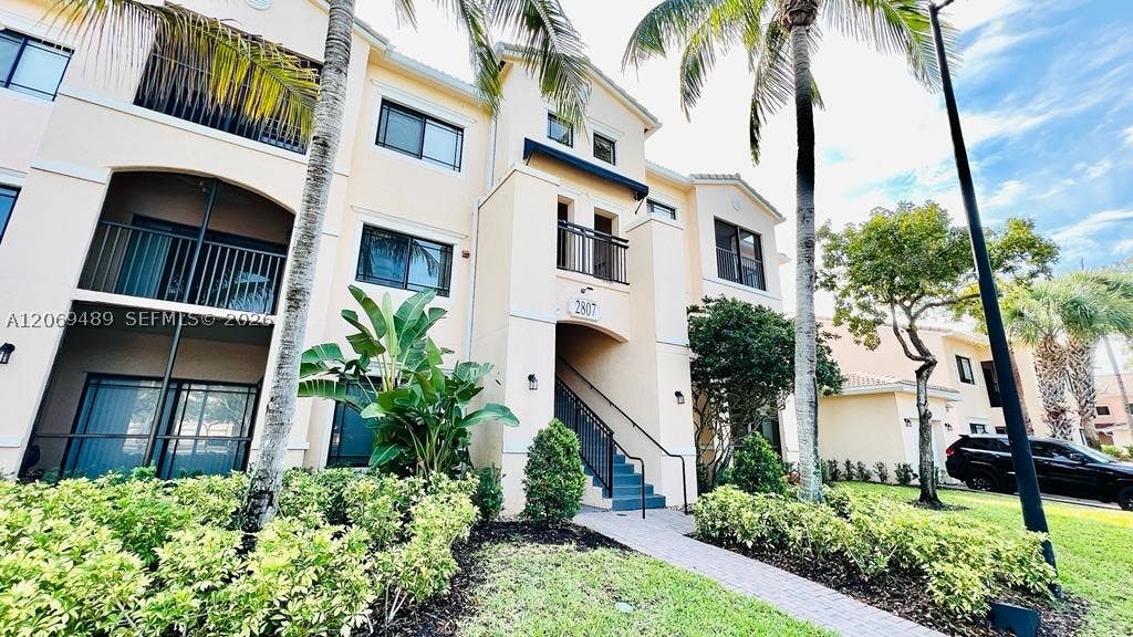 Photo of 2807 Veronia Dr #201, Palm Beach Gardens, FL 33410 (MLS # A12069489)