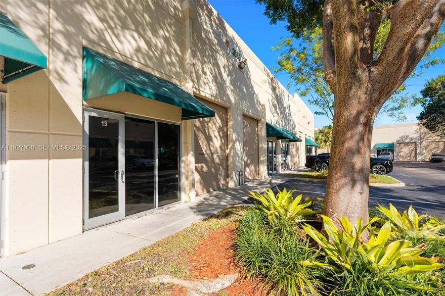 Fantastic opportunity in the heart of Weston! This flexible 1,508 sq. ft. office-warehouse space in the Weston Commercial Center is ready for your business. Customizable layout with an air-conditioned reception area and a spacious open bay with street-level warehouse access. Nestled in prime residential area, this convenient location offers easy access to major highways and just minutes away from Fort Lauderdale and Miami International airports. Available for immediate occupancy. Don’t miss out!