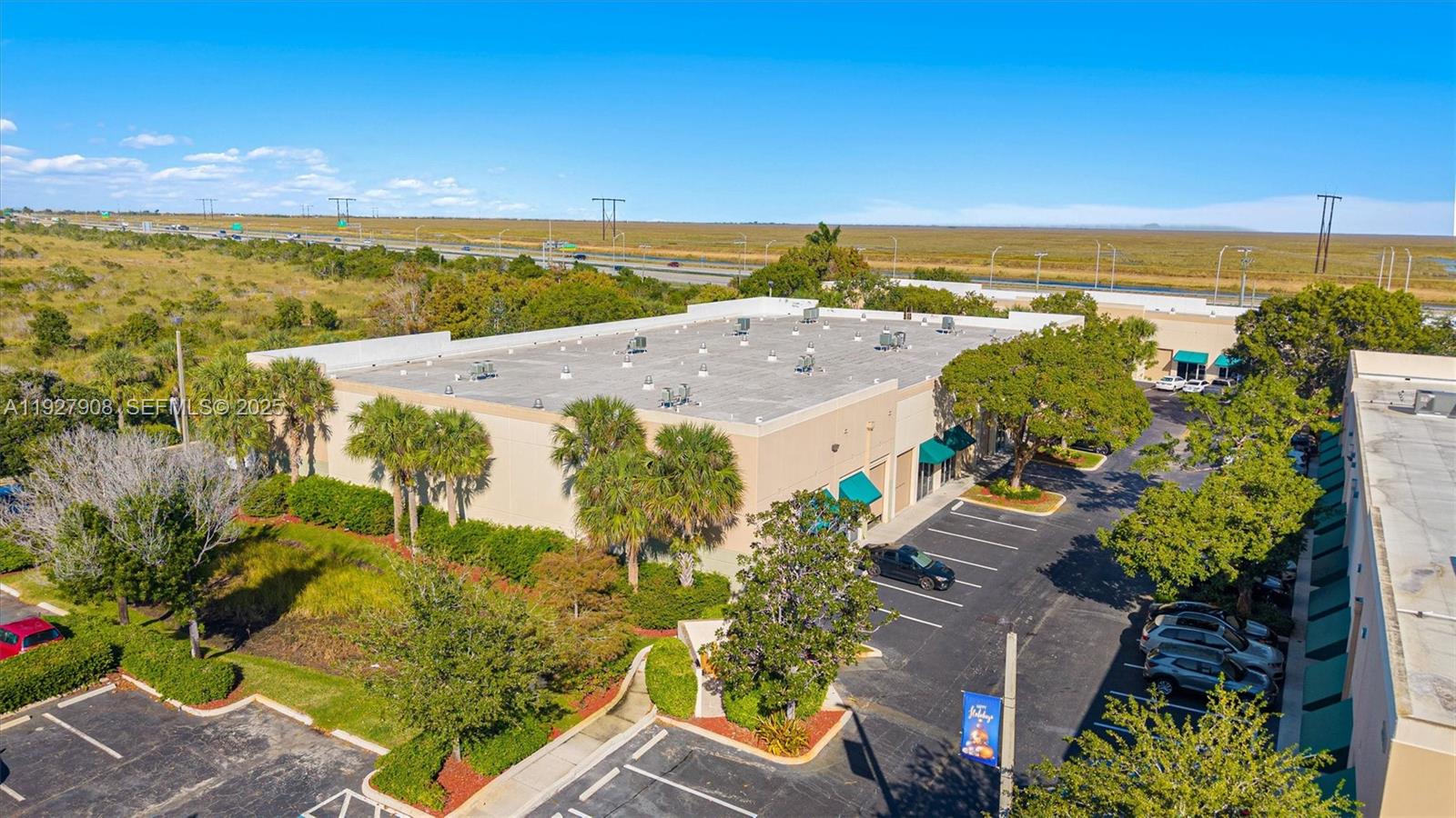 2850 Glades Circle 13