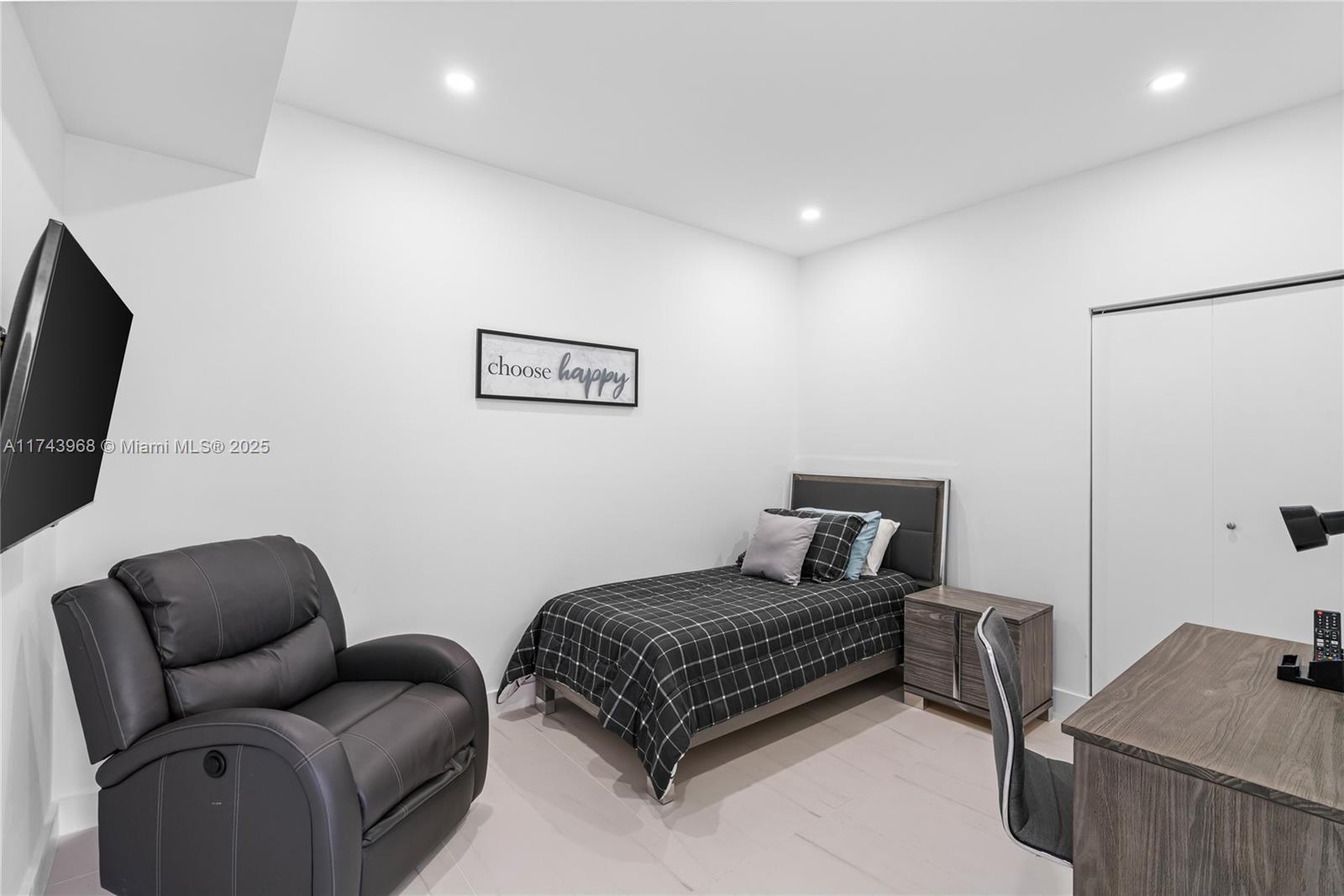 OCEAN POINT BEACH CLUB CO - Residential