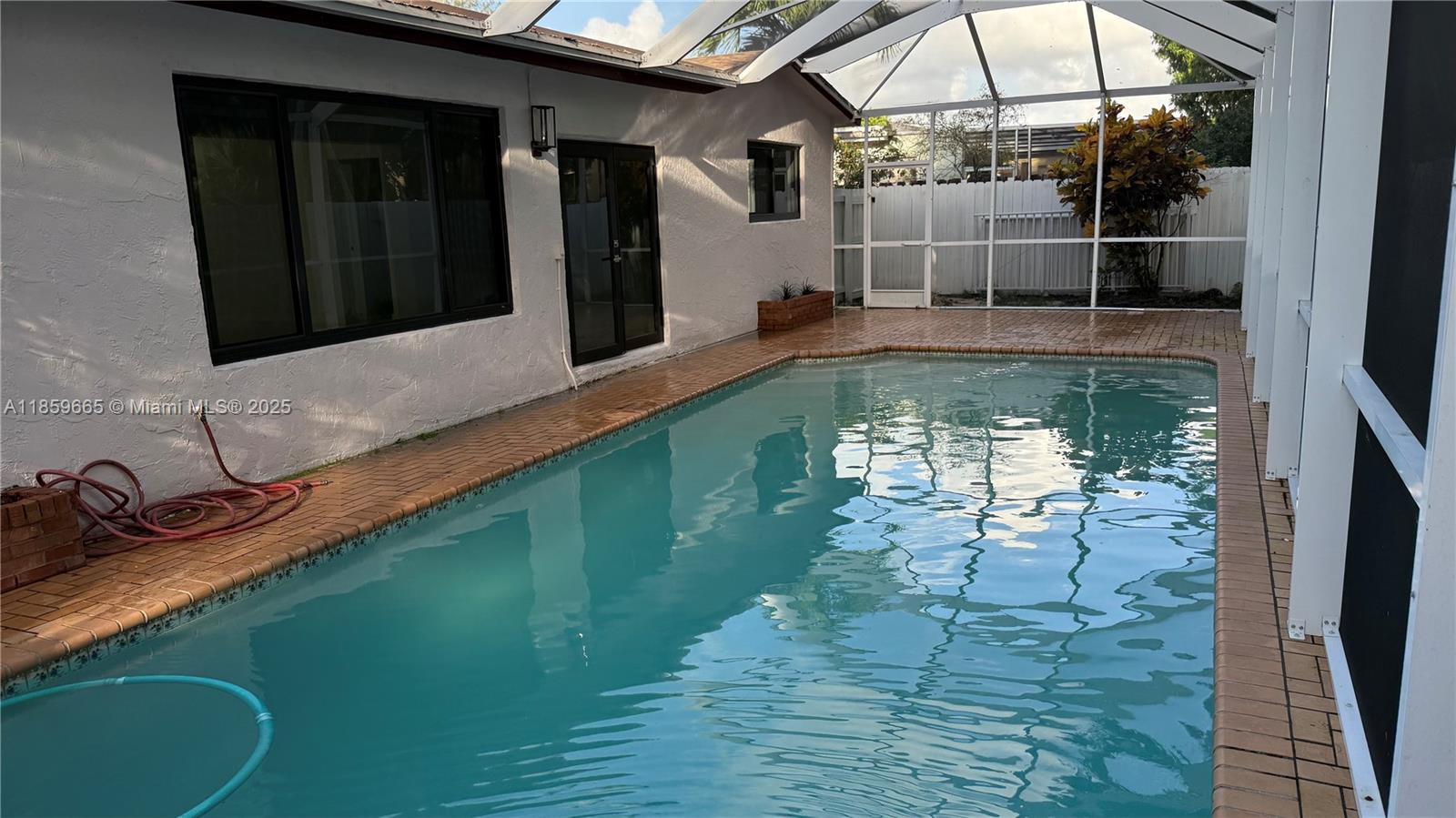 NOB HILL ESTATES 1 SEC - Residential