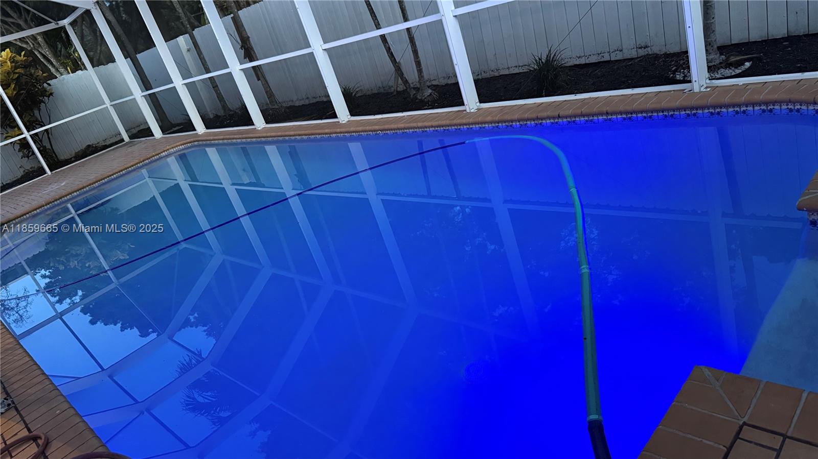 NOB HILL ESTATES 1 SEC - Residential