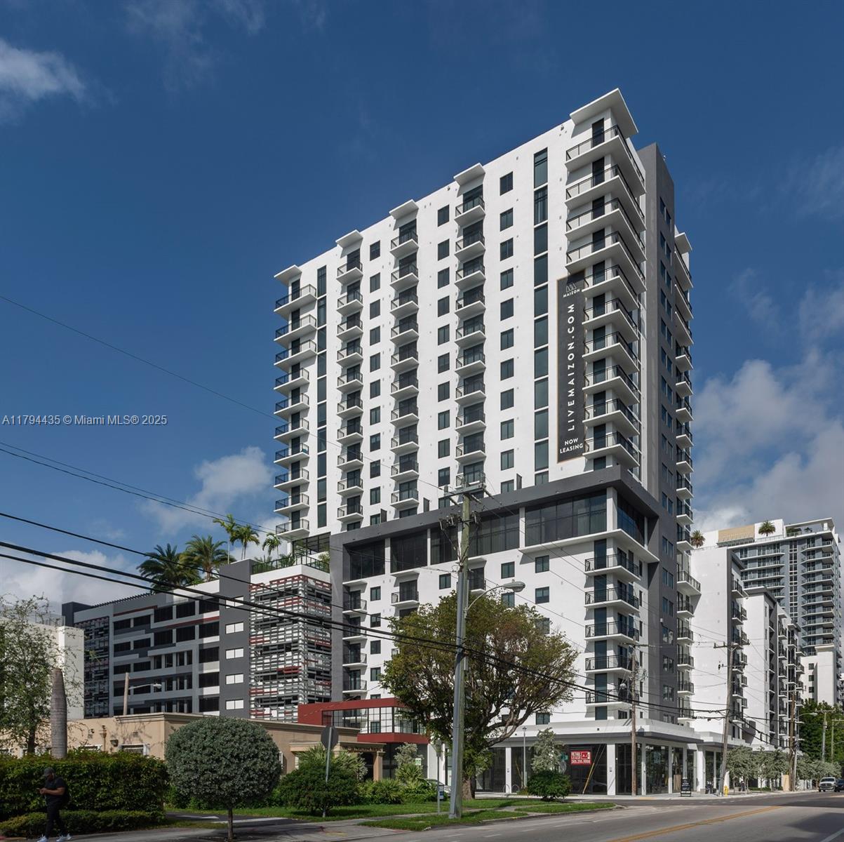 221 Sw 12th St 918, Miami, Broward County, Florida - 2 Bedrooms  
2 Bathrooms - 