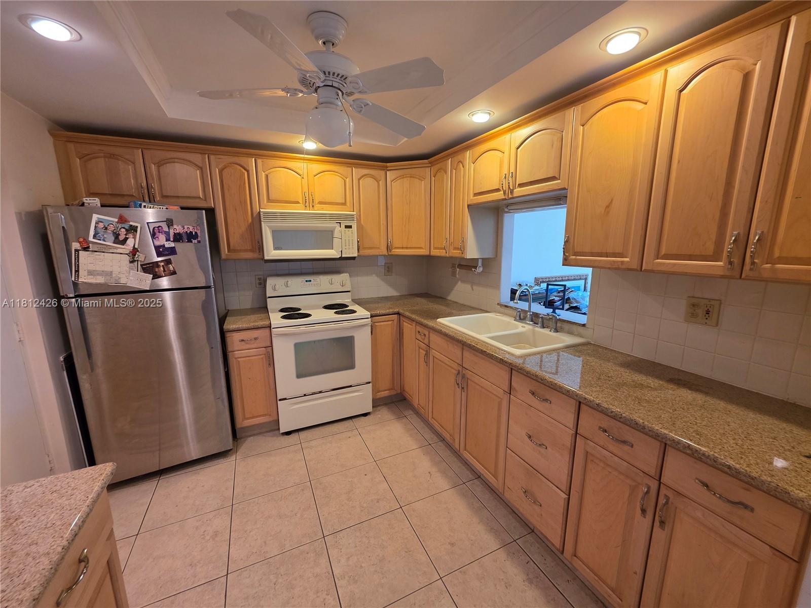 EDEN ISLES CONDO NO 7 - Residential