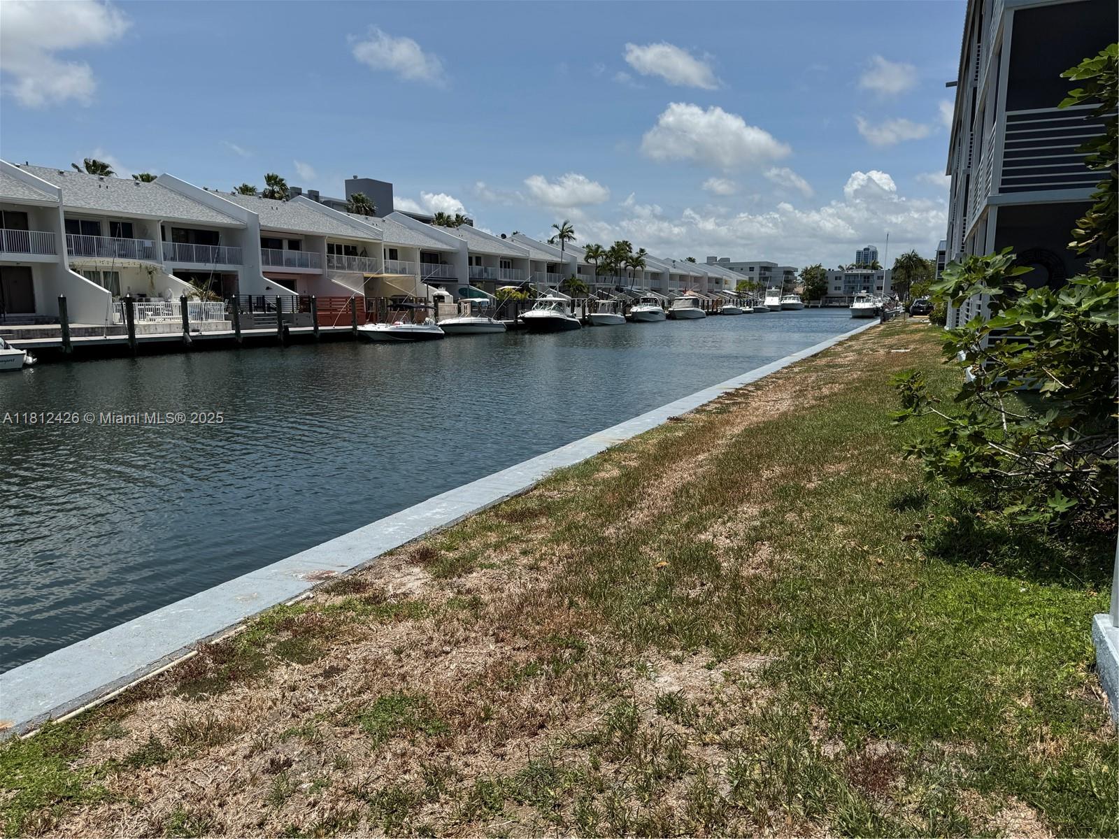 EDEN ISLES CONDO NO 7 - Residential