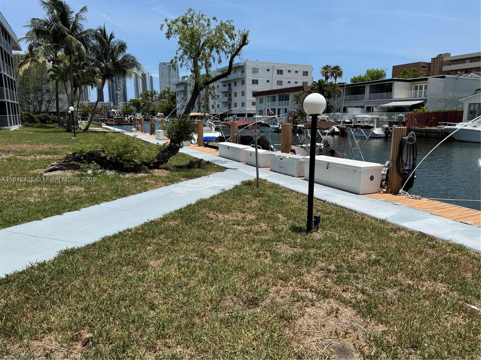 EDEN ISLES CONDO NO 7 - Residential