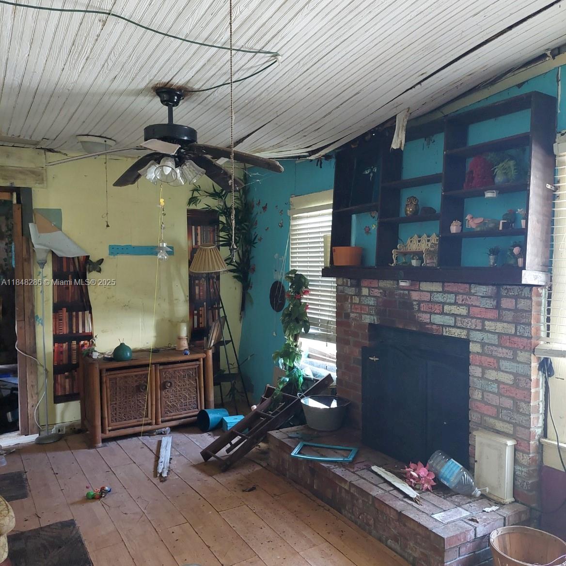 1003 W 2nd St, Fort Pierce, FL, 34982/$89,999 4 1003 W 2nd St