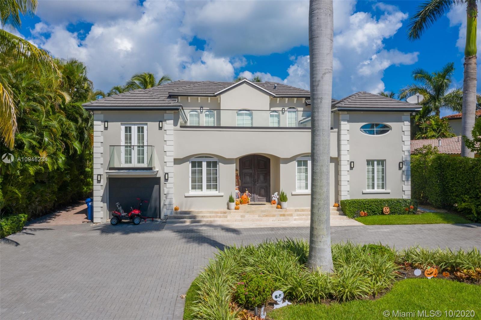 GOLDEN BEACH SEC F - Residential