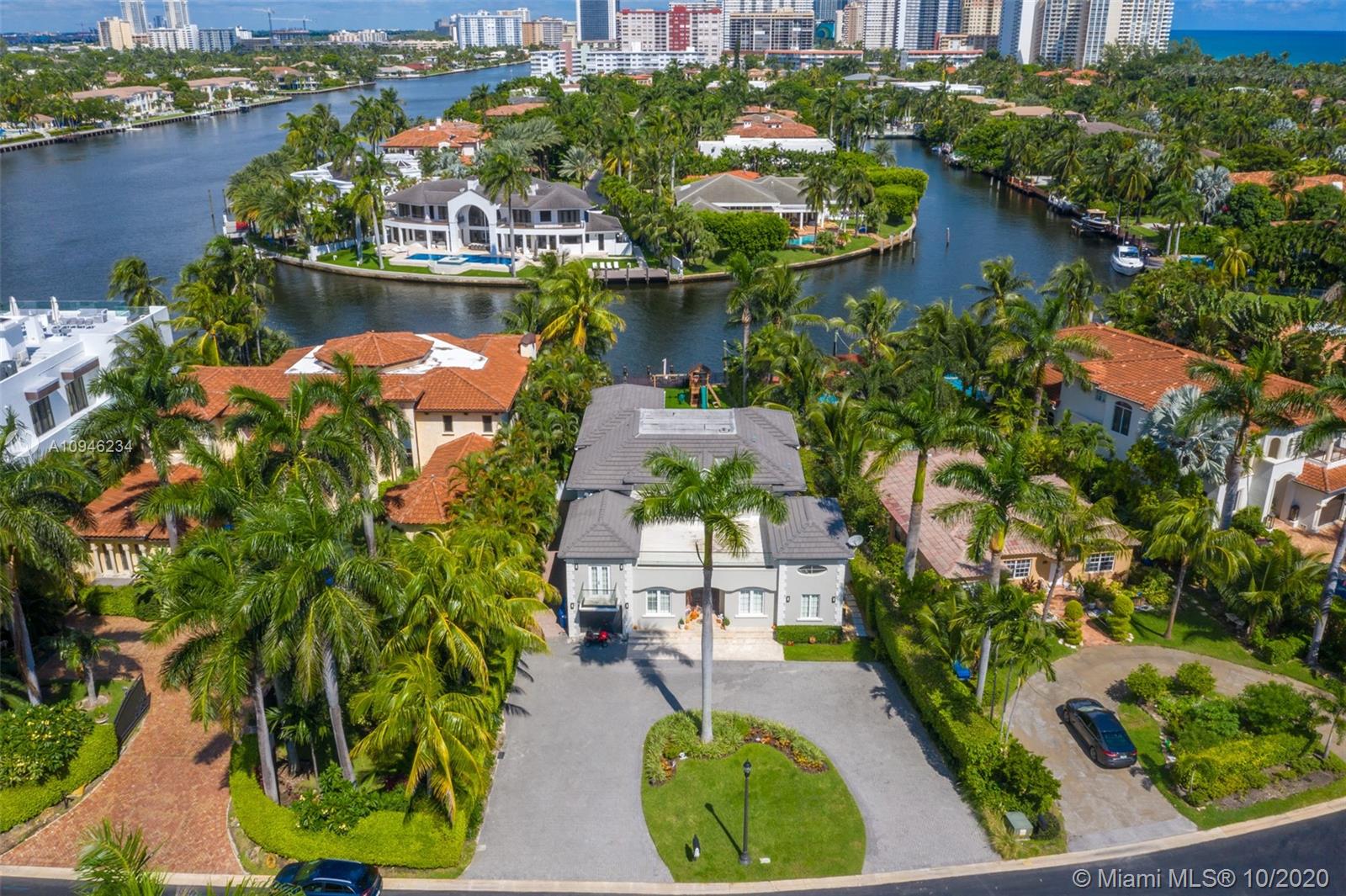 GOLDEN BEACH SEC F - Residential