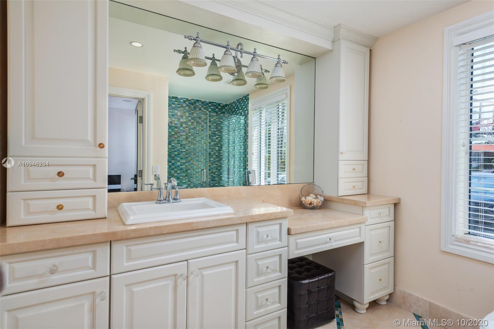 GOLDEN BEACH SEC F - Residential