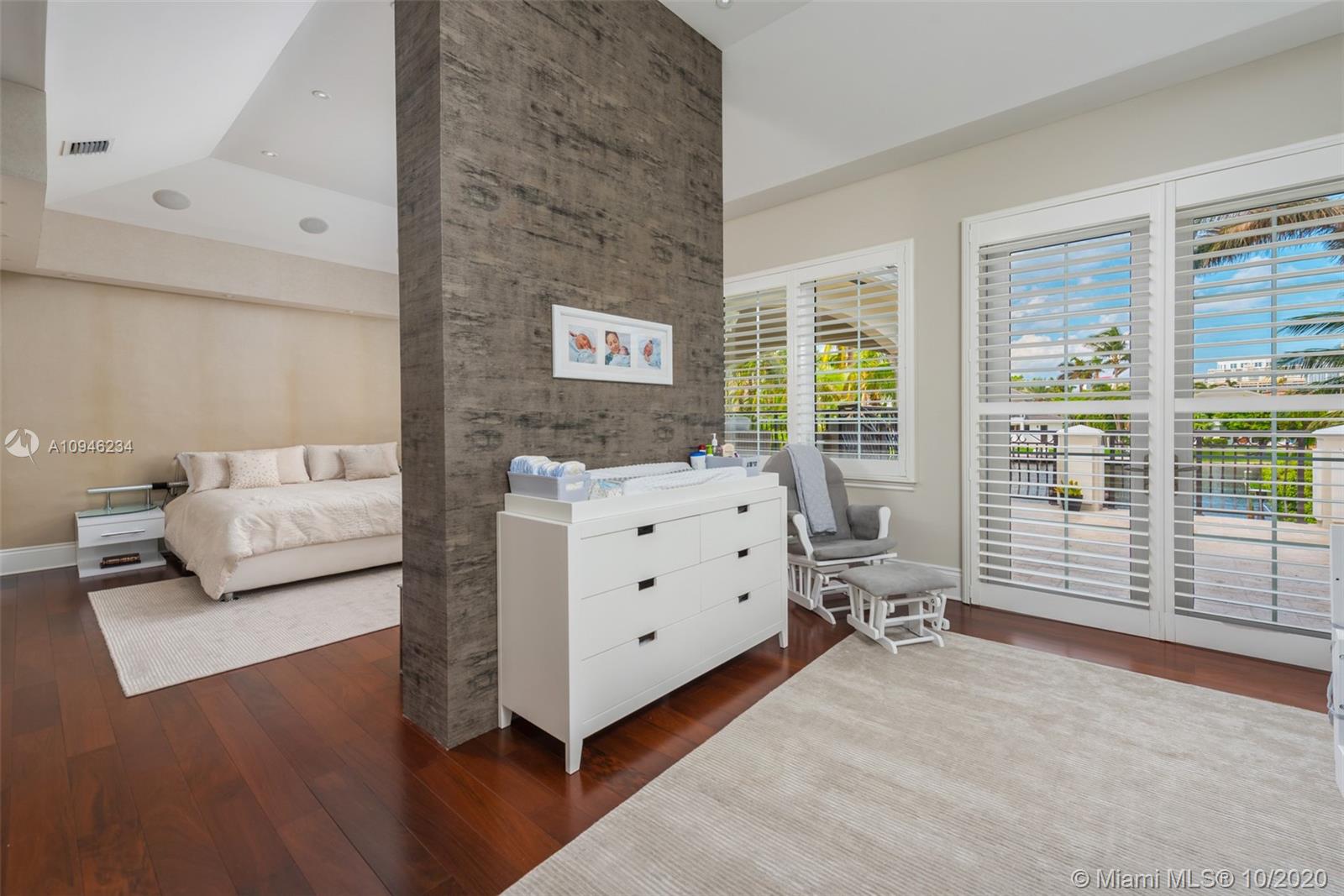 GOLDEN BEACH SEC F - Residential