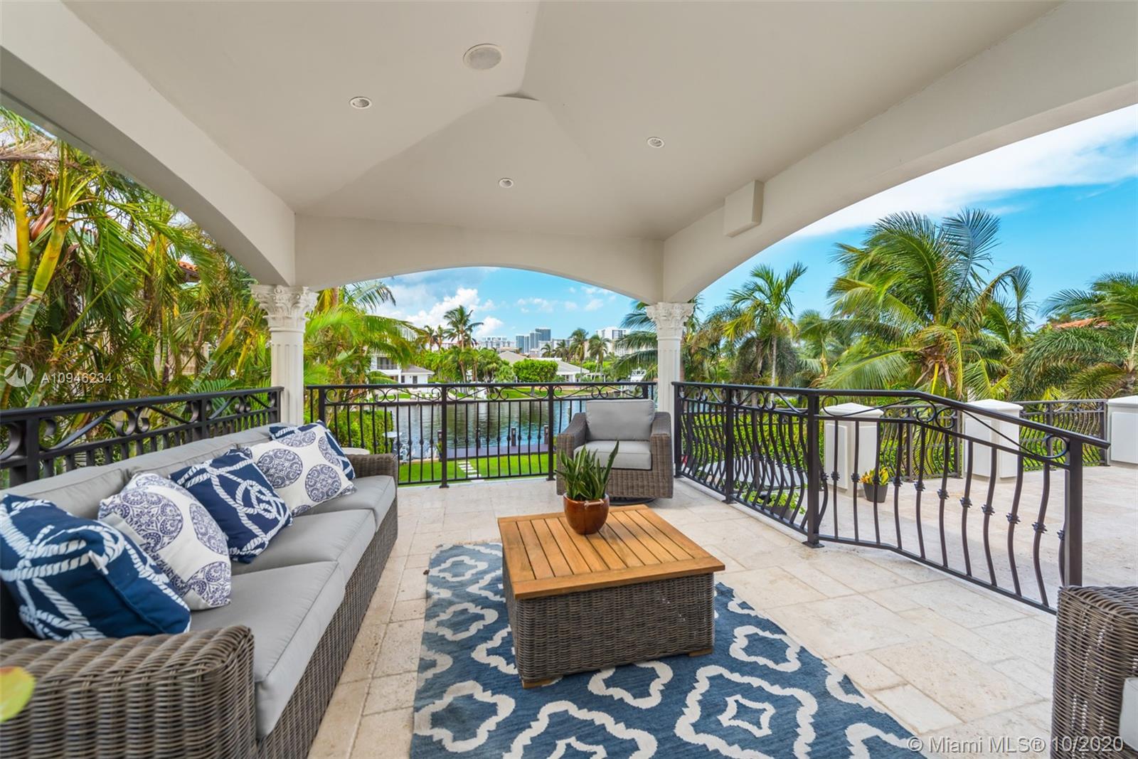 GOLDEN BEACH SEC F - Residential