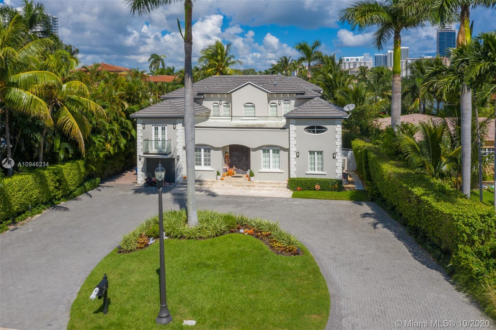 GOLDEN BEACH SEC F - Residential