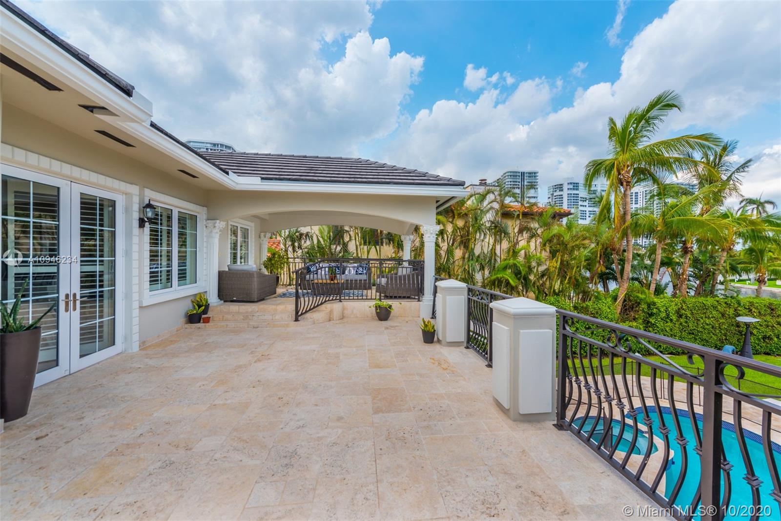 GOLDEN BEACH SEC F - Residential