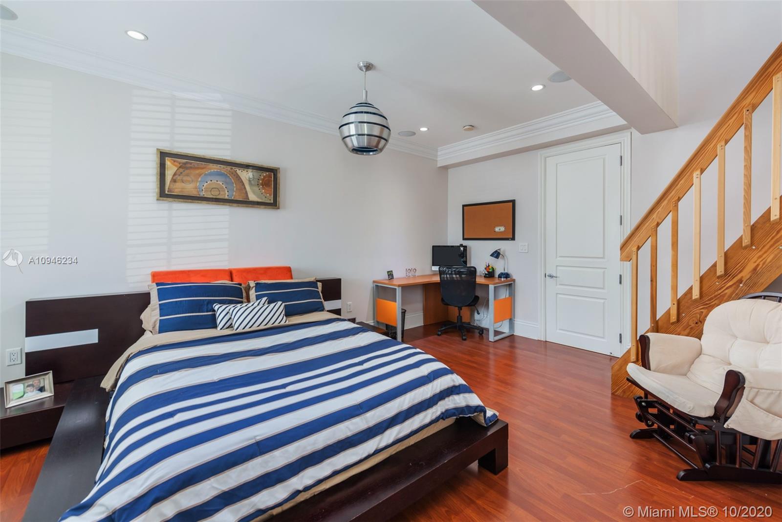 GOLDEN BEACH SEC F - Residential