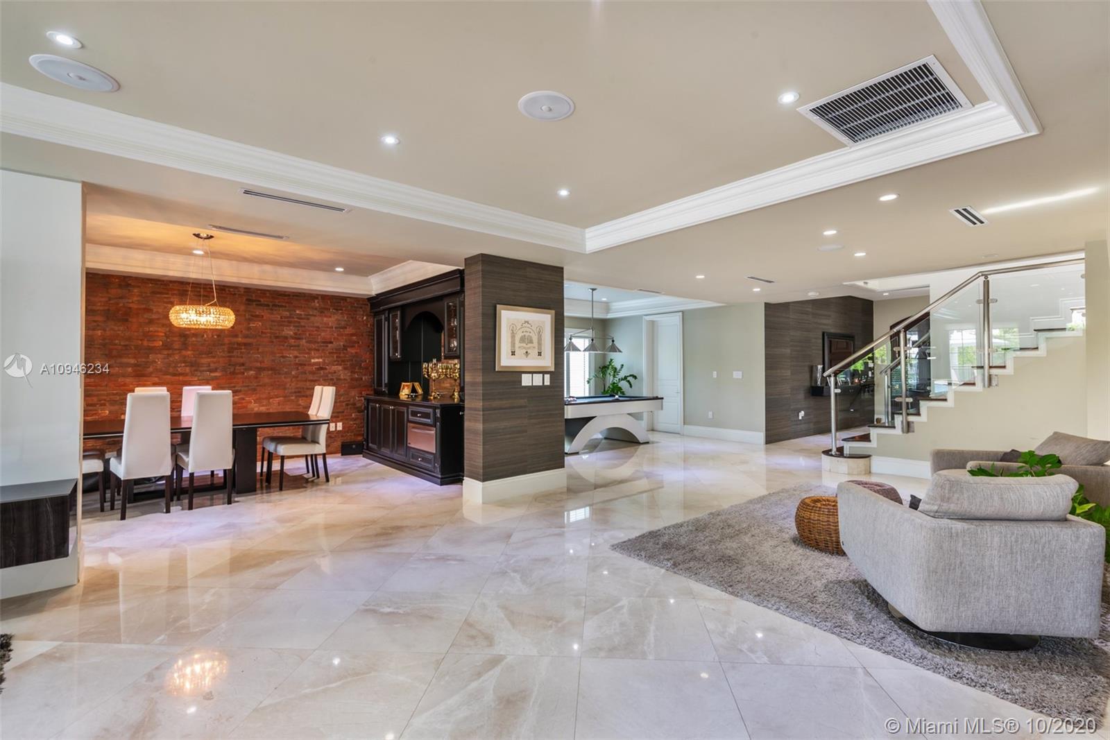 GOLDEN BEACH SEC F - Residential