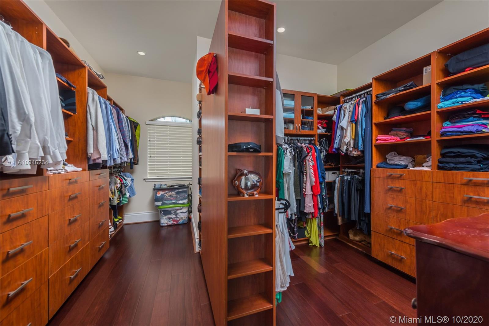 GOLDEN BEACH SEC F - Residential