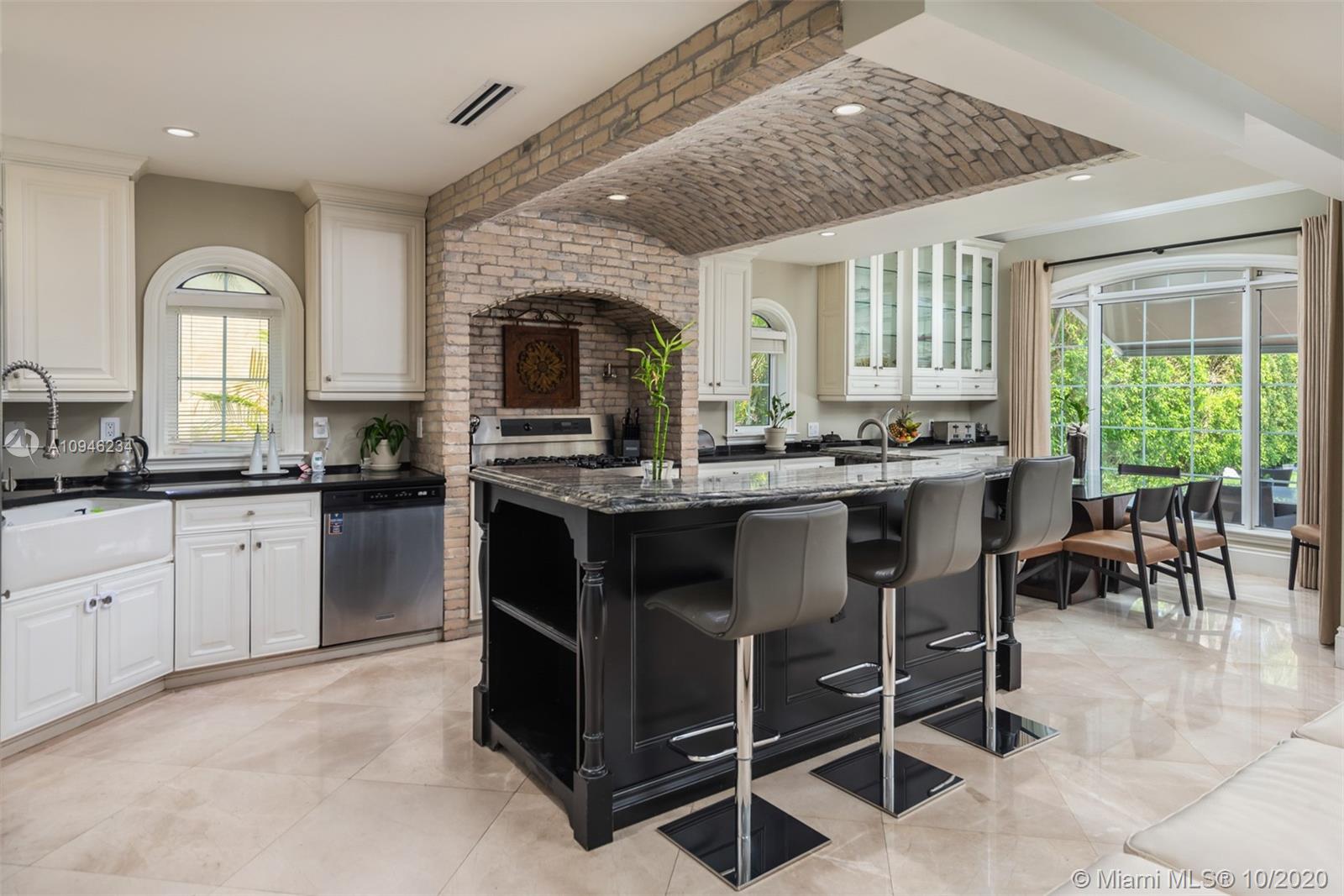 GOLDEN BEACH SEC F - Residential