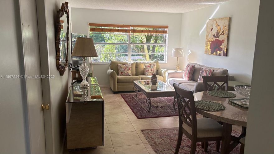 BEAUTIFUL CONDO FORSALE, TOTALLED UPGRATED UNIT CALL JORGE FOR DETAILS