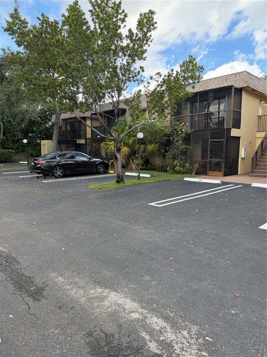 VILLAGE TOWNHOUSE-POMPANO - Residential Lease