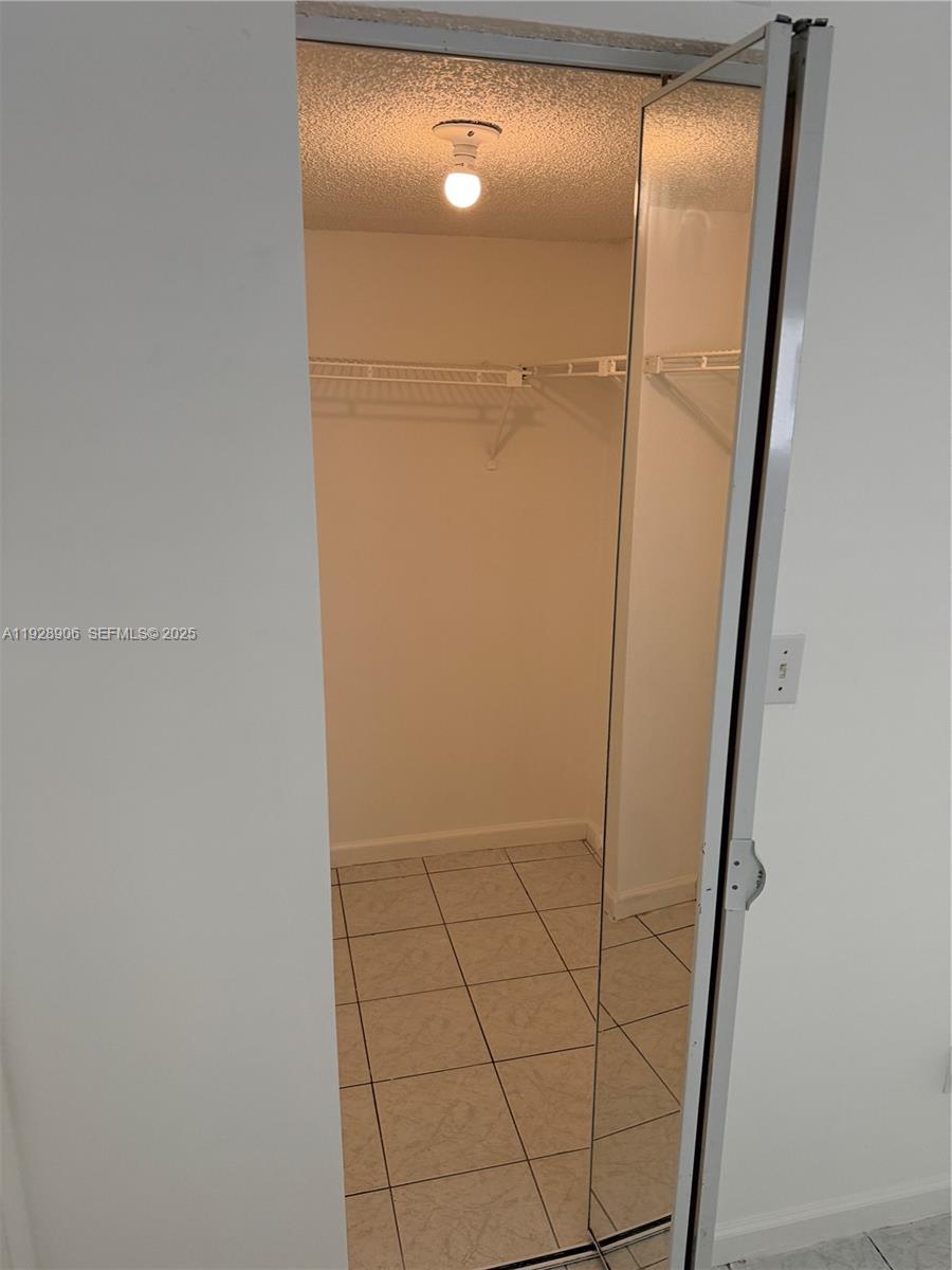 VILLAGE TOWNHOUSE-POMPANO - Residential Lease