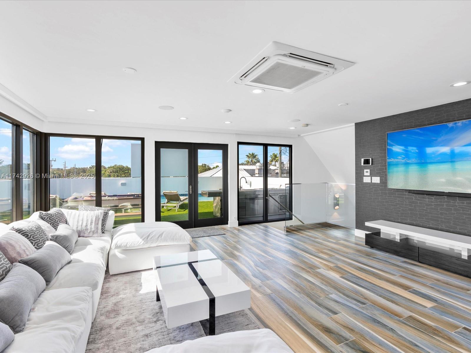 COLEE HAMMOCK - Residential