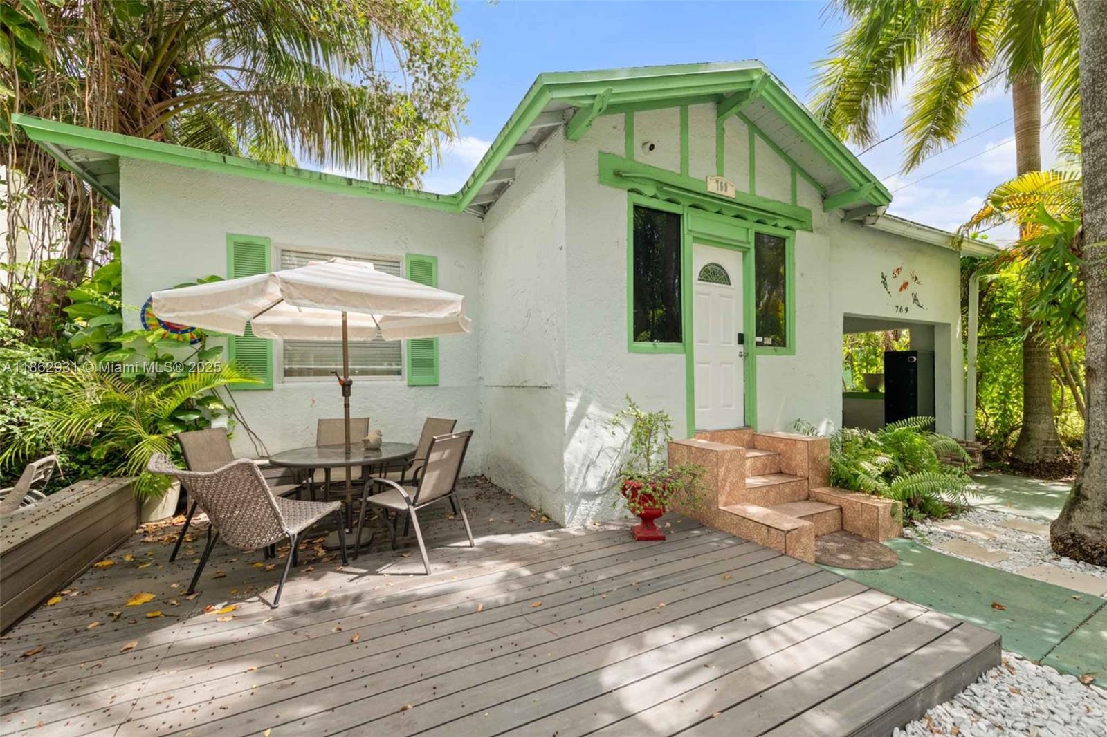 769 NW 10th St