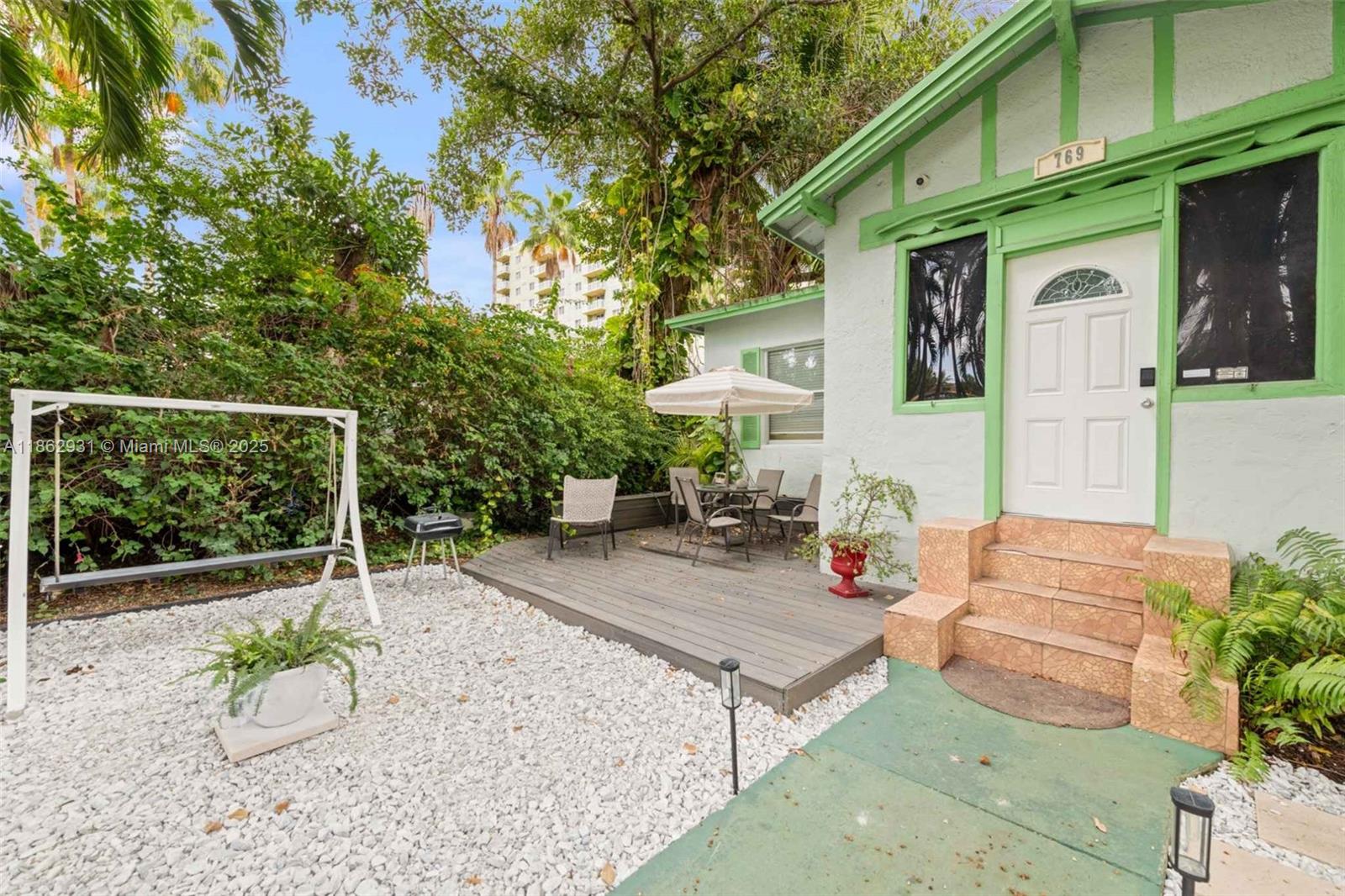 5 UNITS MULTIPLEX OPPORTUNITY. Recently appraised at $1.4M. Nestled in Miami's sought-after Riverside neighborhood, this multifamily property offers unparalleled potential with T6-8-O zoning and a prime location. Featuring a 3-bedroom home , 3x 1-bedroom units and a 2bedrooms unit Operated as a thriving Airbnb, generating $170K+ annually ($220K in 2022) with $100K+ net income. Ideally located near Wynwood, Brickell, Little Havana, and the Design District, with easy access to Miami International Airport, Port of Miami, and major highways, it’s a commuter’s dream. The area’s ongoing revitalization, high-end dining, and luxury developments make this a turnkey investment or redevelopment gem