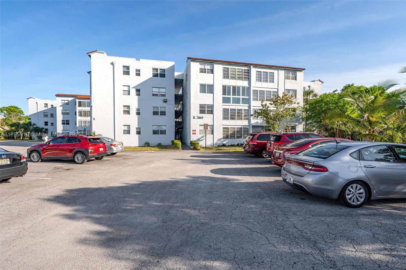 2860 Somerset Dr 101K, Lauderdale Lakes, Broward County, Florida - 1 Bedrooms  
2 Bathrooms - 