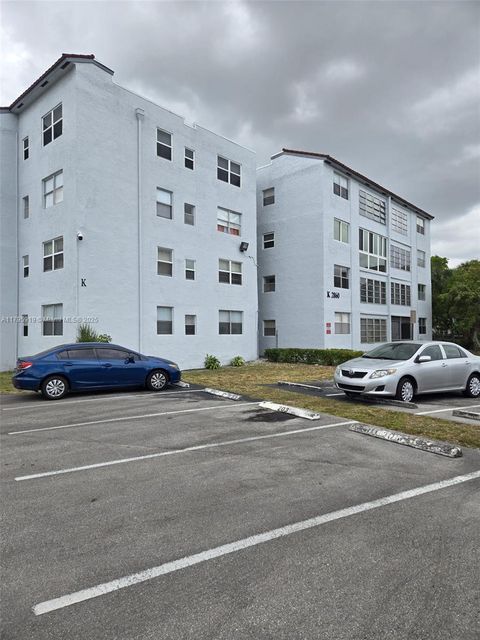 2860 Somerset Dr 101K Lauderdale Lakes FL 33311
