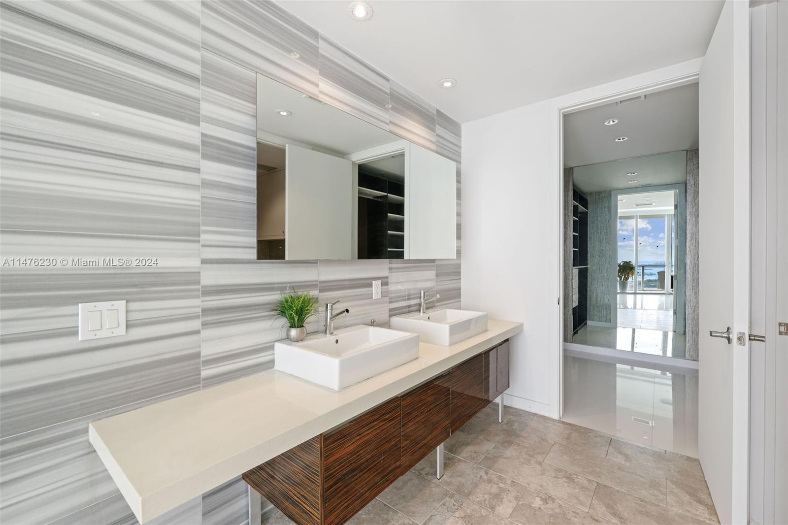 MARQUIS CONDO - Residential
