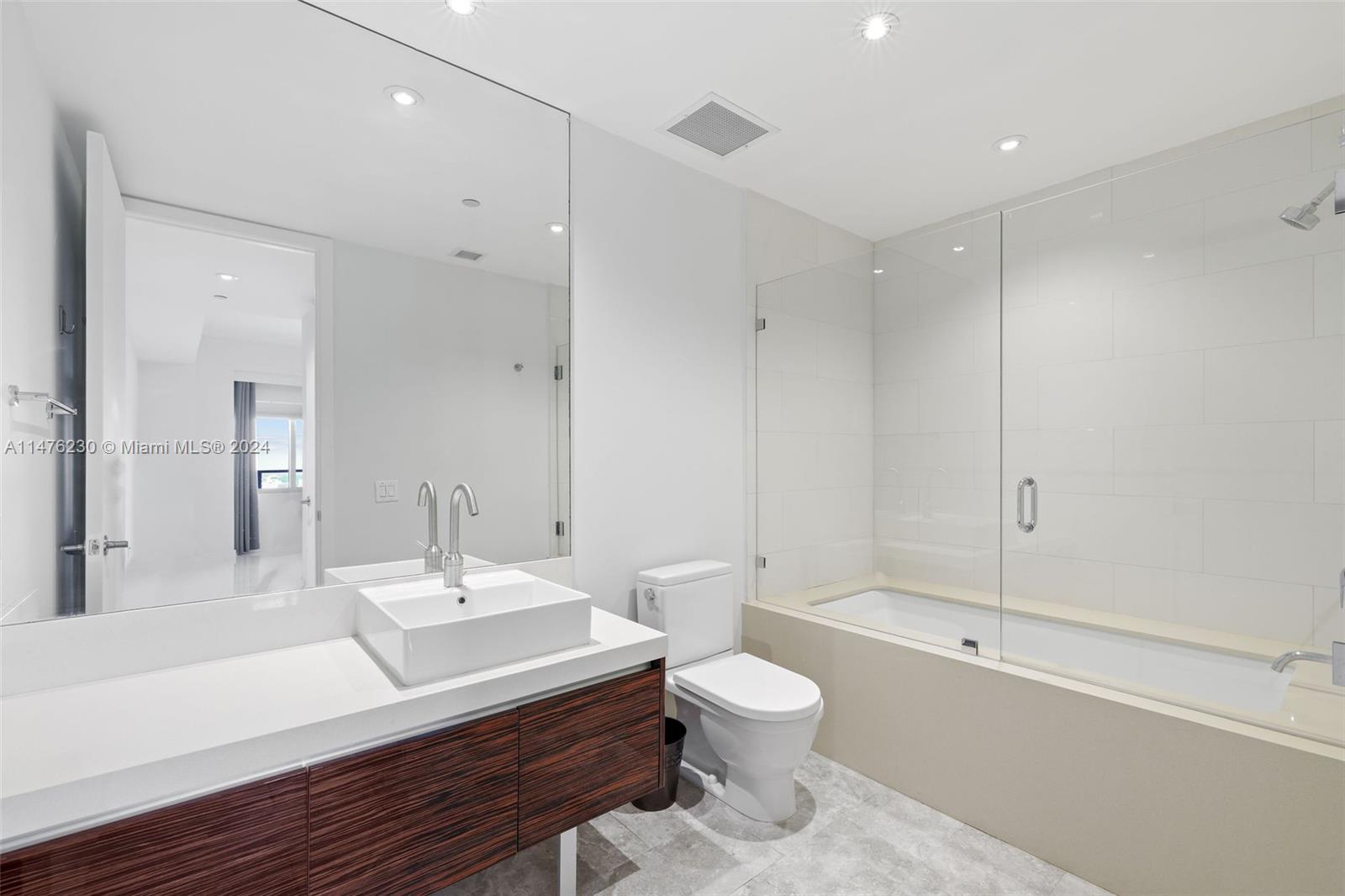 MARQUIS CONDO - Residential