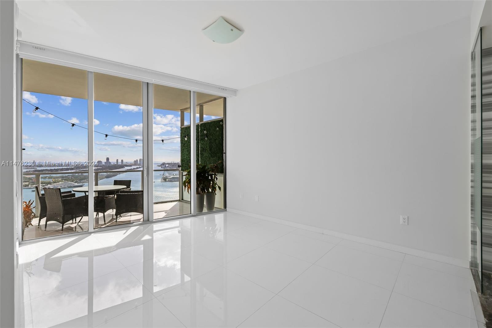 MARQUIS CONDO - Residential