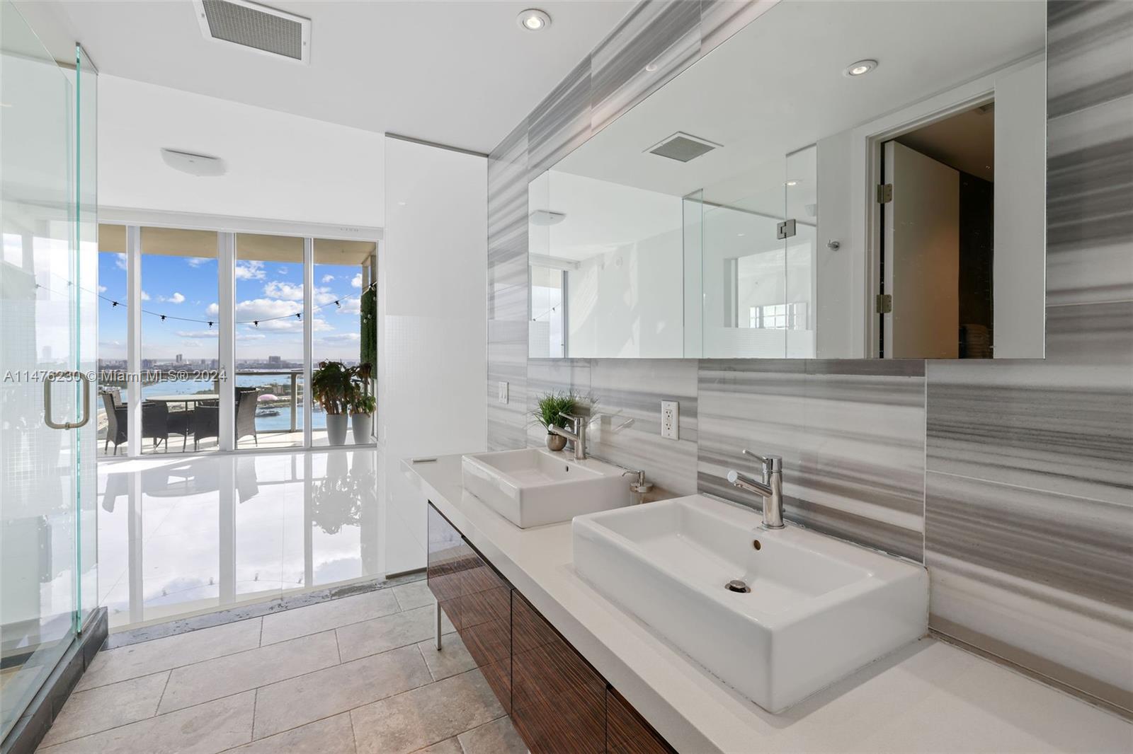 MARQUIS CONDO - Residential