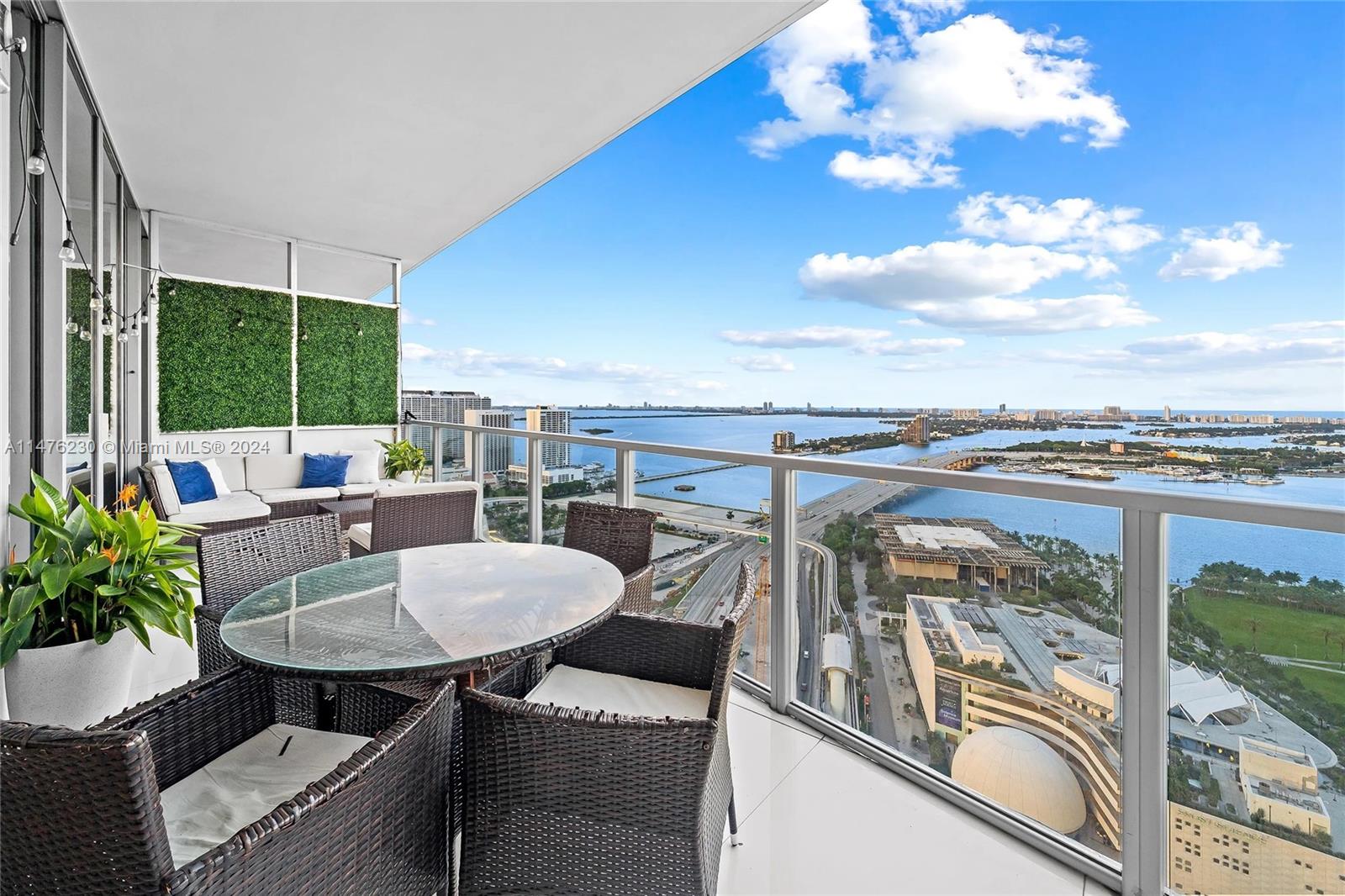 MARQUIS CONDO - Residential