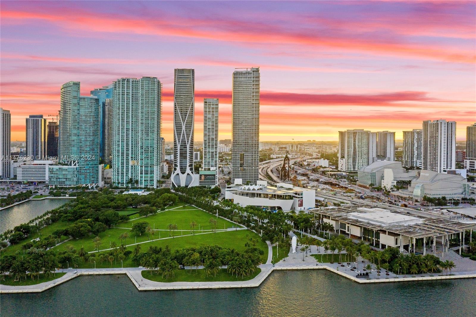 MARQUIS CONDO - Residential
