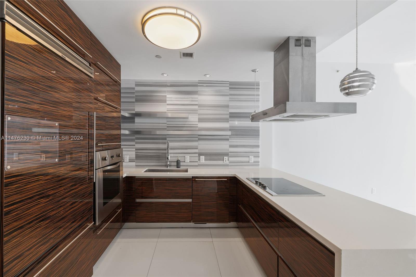 MARQUIS CONDO - Residential