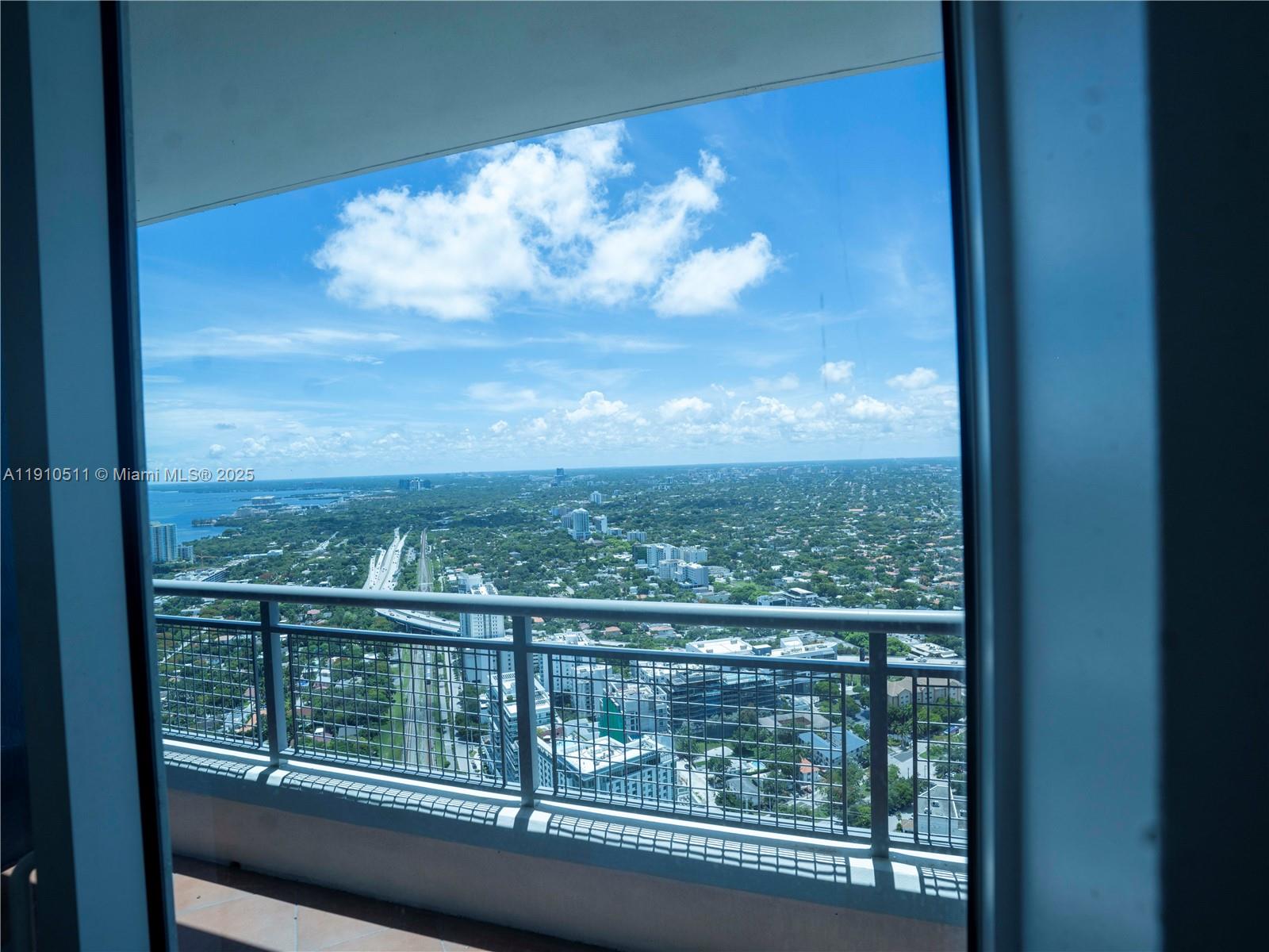 INFINITY AT BRICKELL COND - Residential