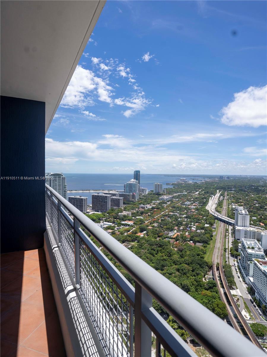 INFINITY AT BRICKELL COND - Residential