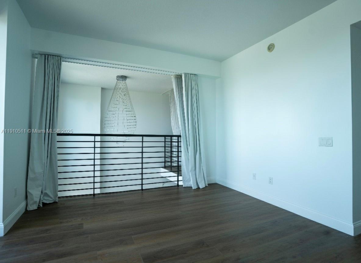 INFINITY AT BRICKELL COND - Residential