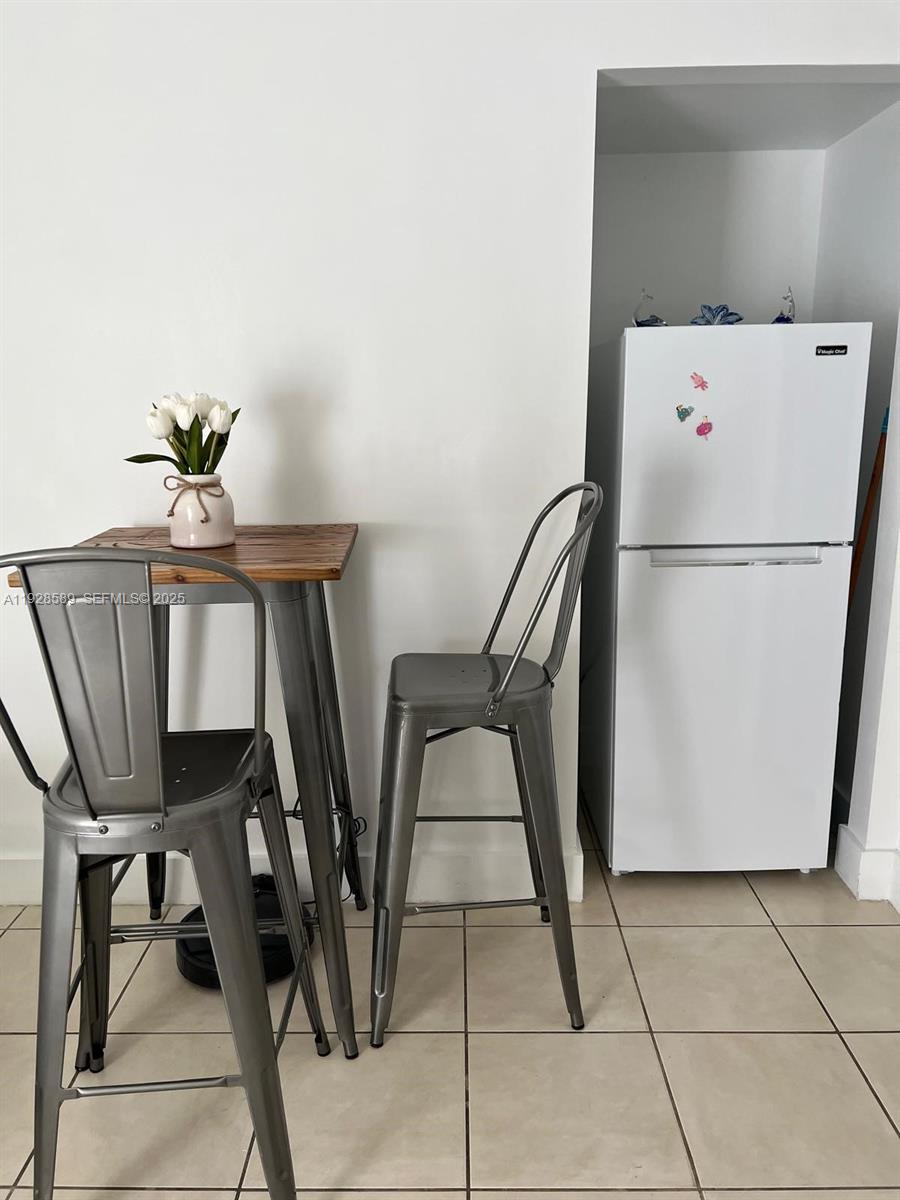 LAWRENCE ESTATE LAND CO - Residential Lease