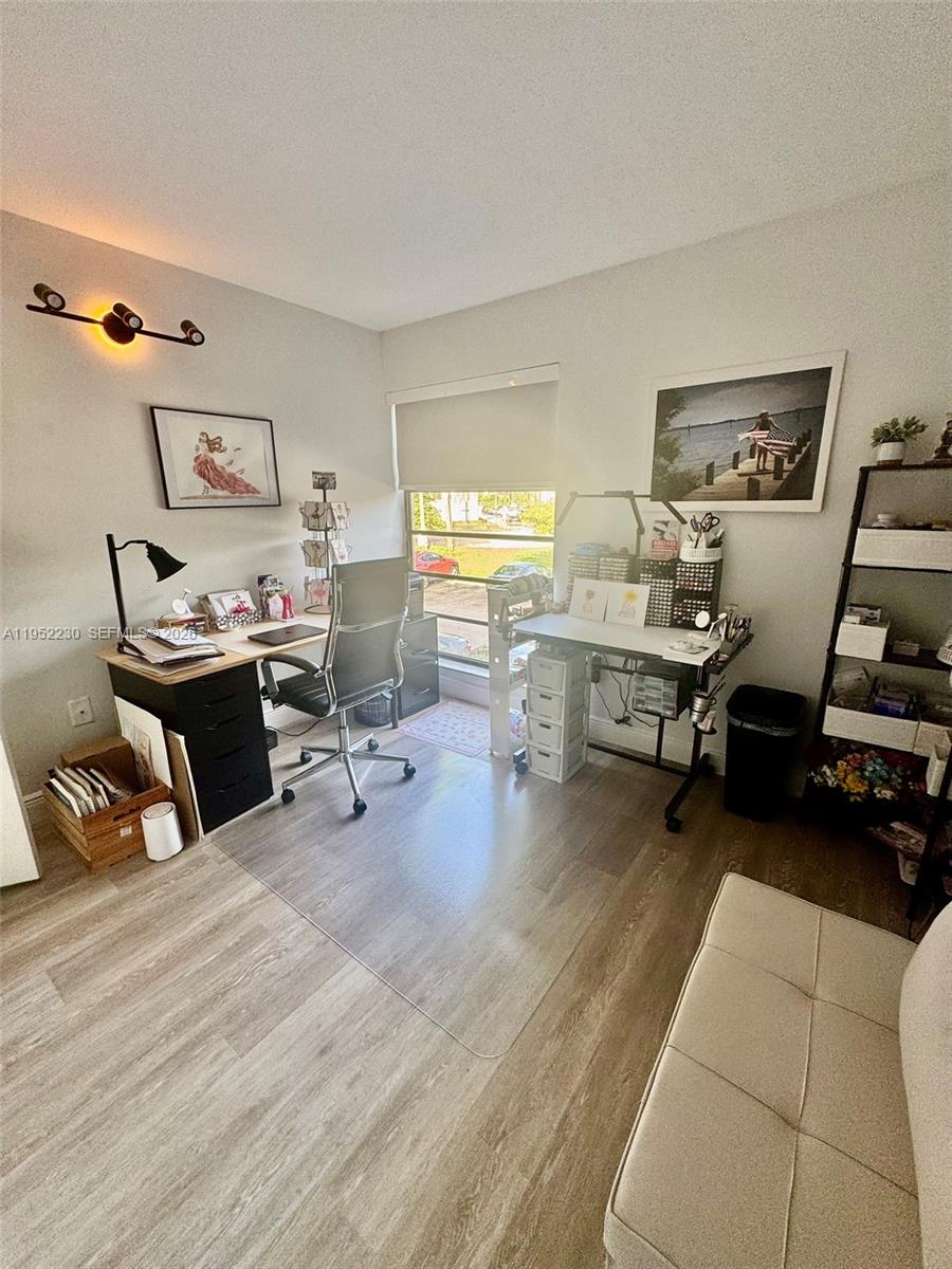 KENLAND BEND NORTH CONDO - Residential