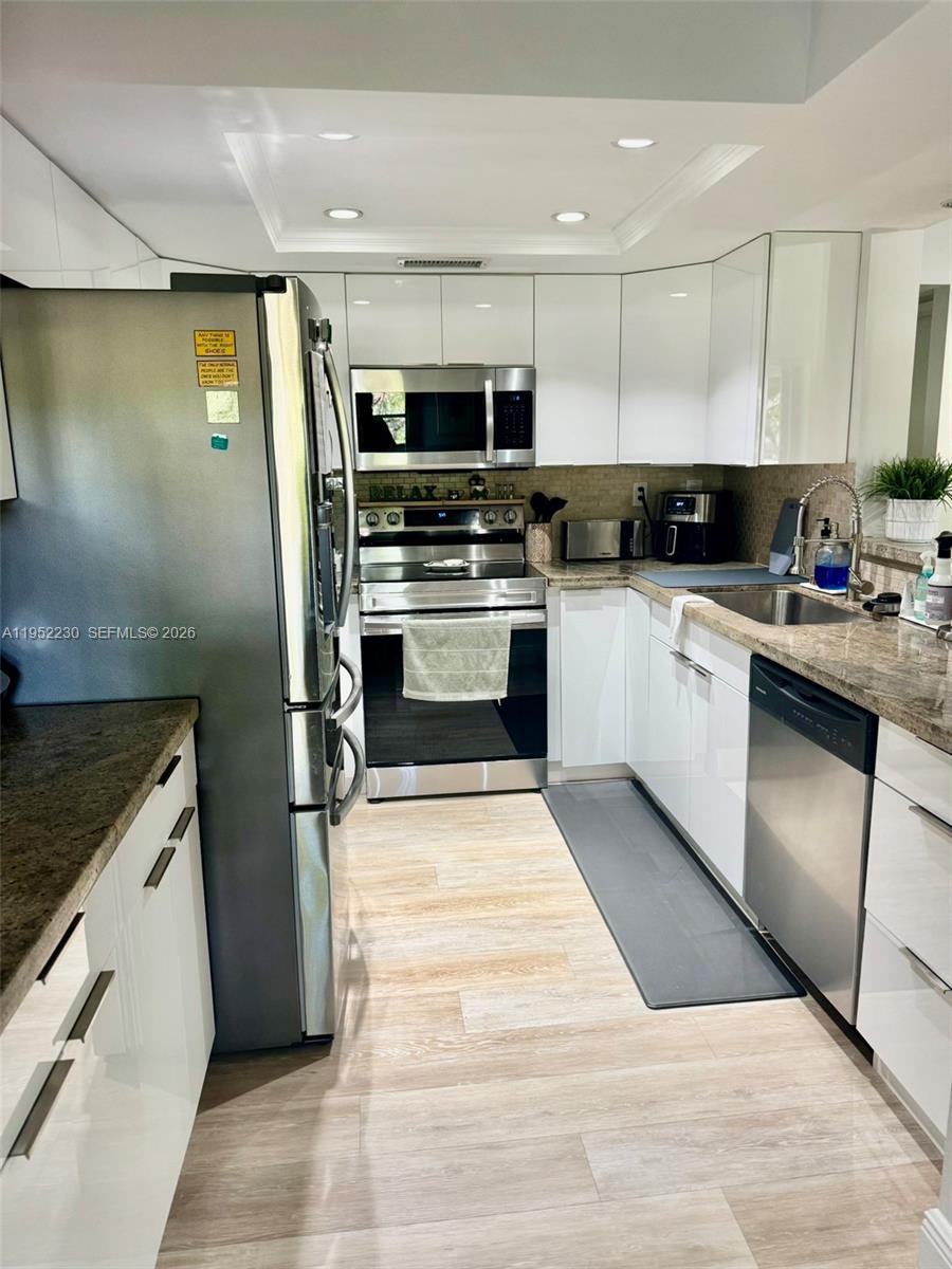 KENLAND BEND NORTH CONDO - Residential