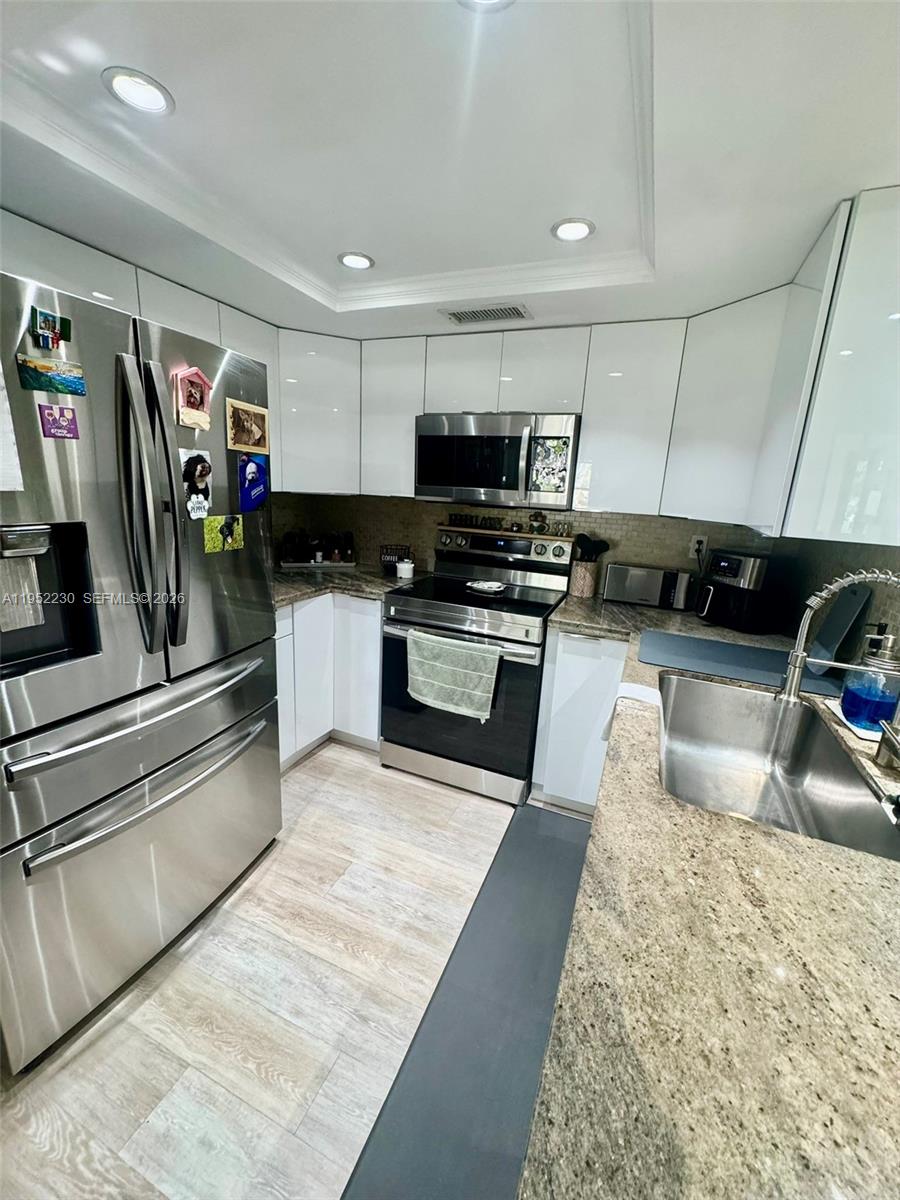 KENLAND BEND NORTH CONDO - Residential