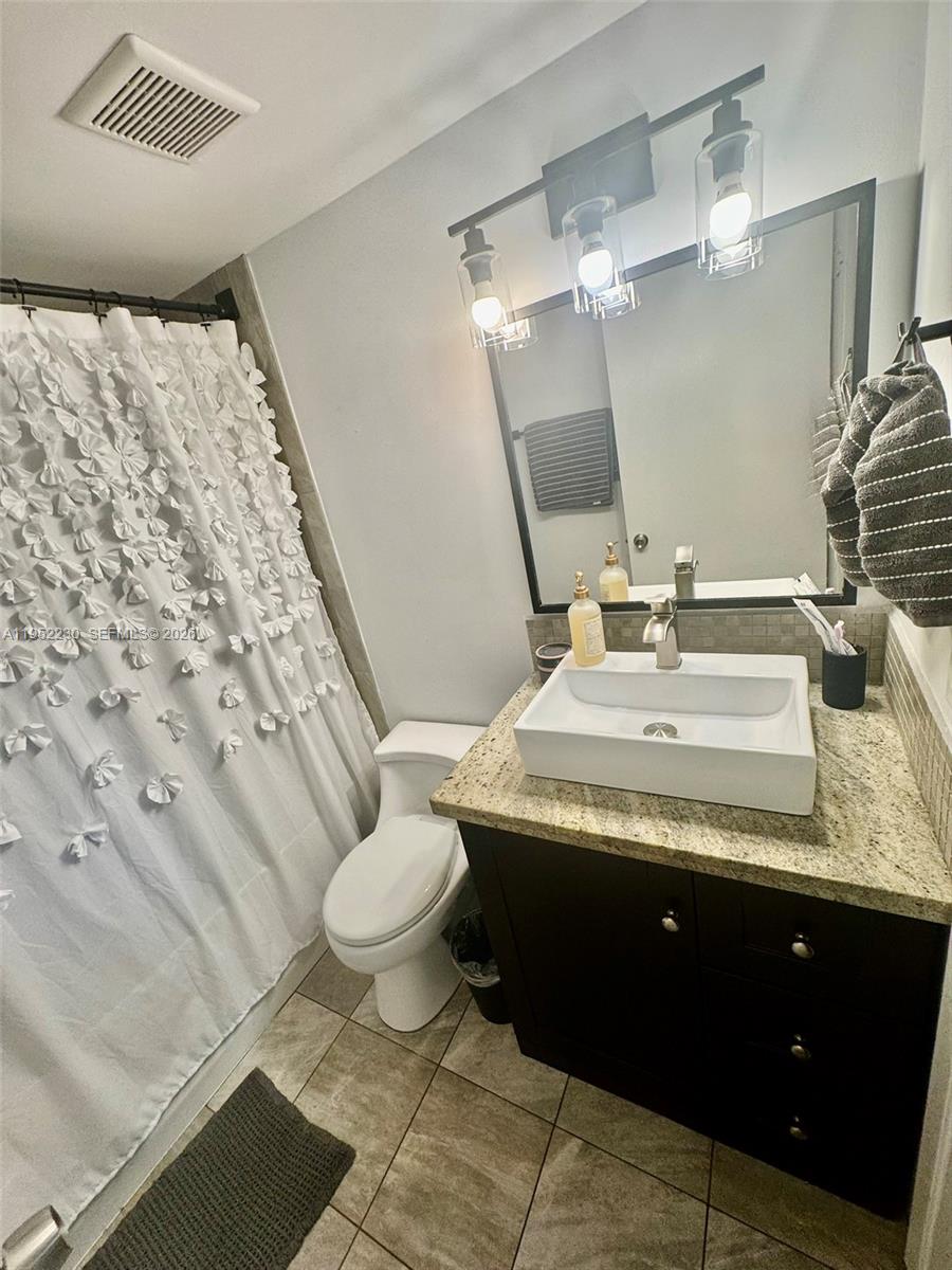 KENLAND BEND NORTH CONDO - Residential