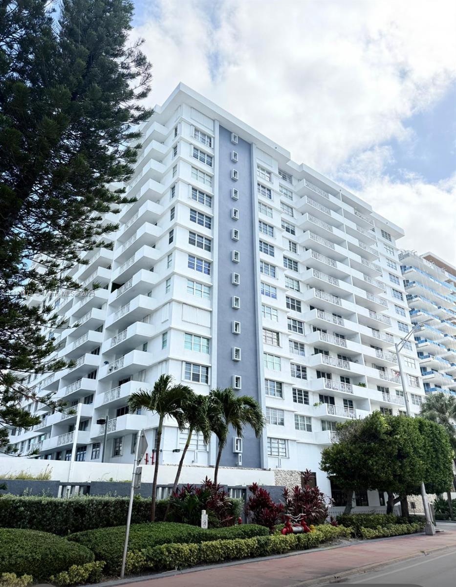 CORINTHIAN CONDO - Residential