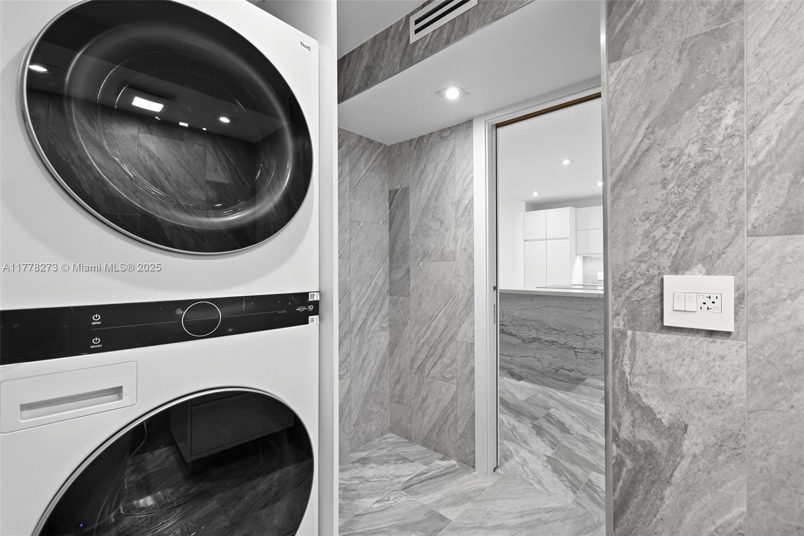 LINCOLN PALACE CONDO - Residential