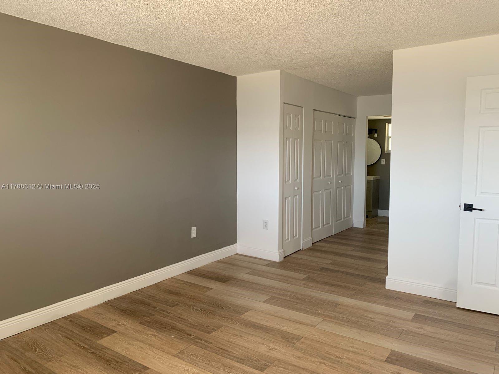 EDEN ISLES CONDO # 4 - Residential