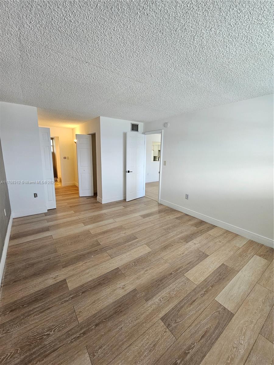 EDEN ISLES CONDO # 4 - Residential