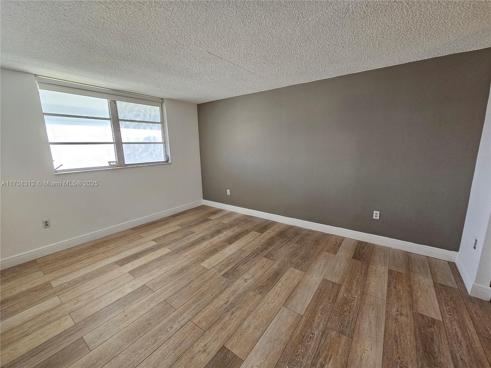 EDEN ISLES CONDO # 4 - Residential